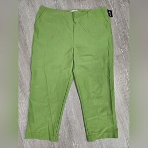 MAISON D' AMELIE Lime Capri Pants